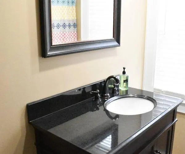 The House - New Crestview Apartment *