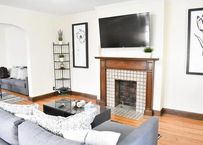 The House - New Crestview Apartment