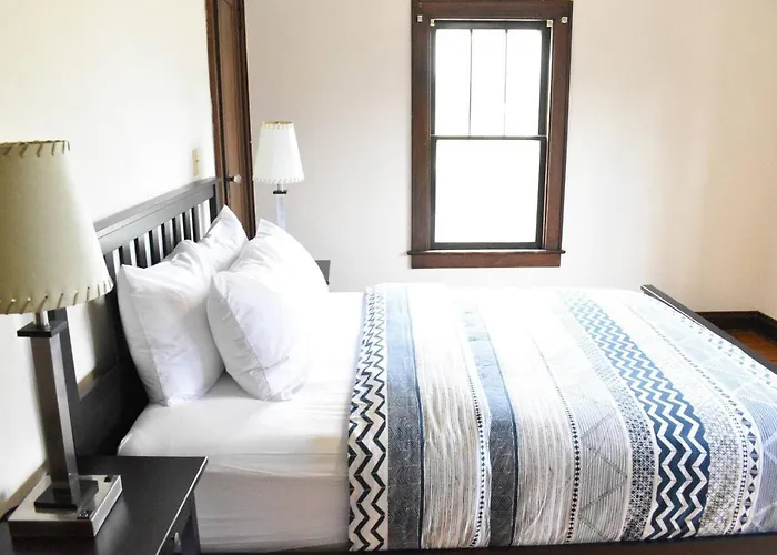 The House - New Crestview Apartment